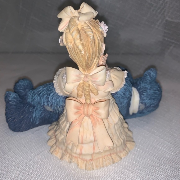 Jasmine Jan Hagara - Picture 3 of 3